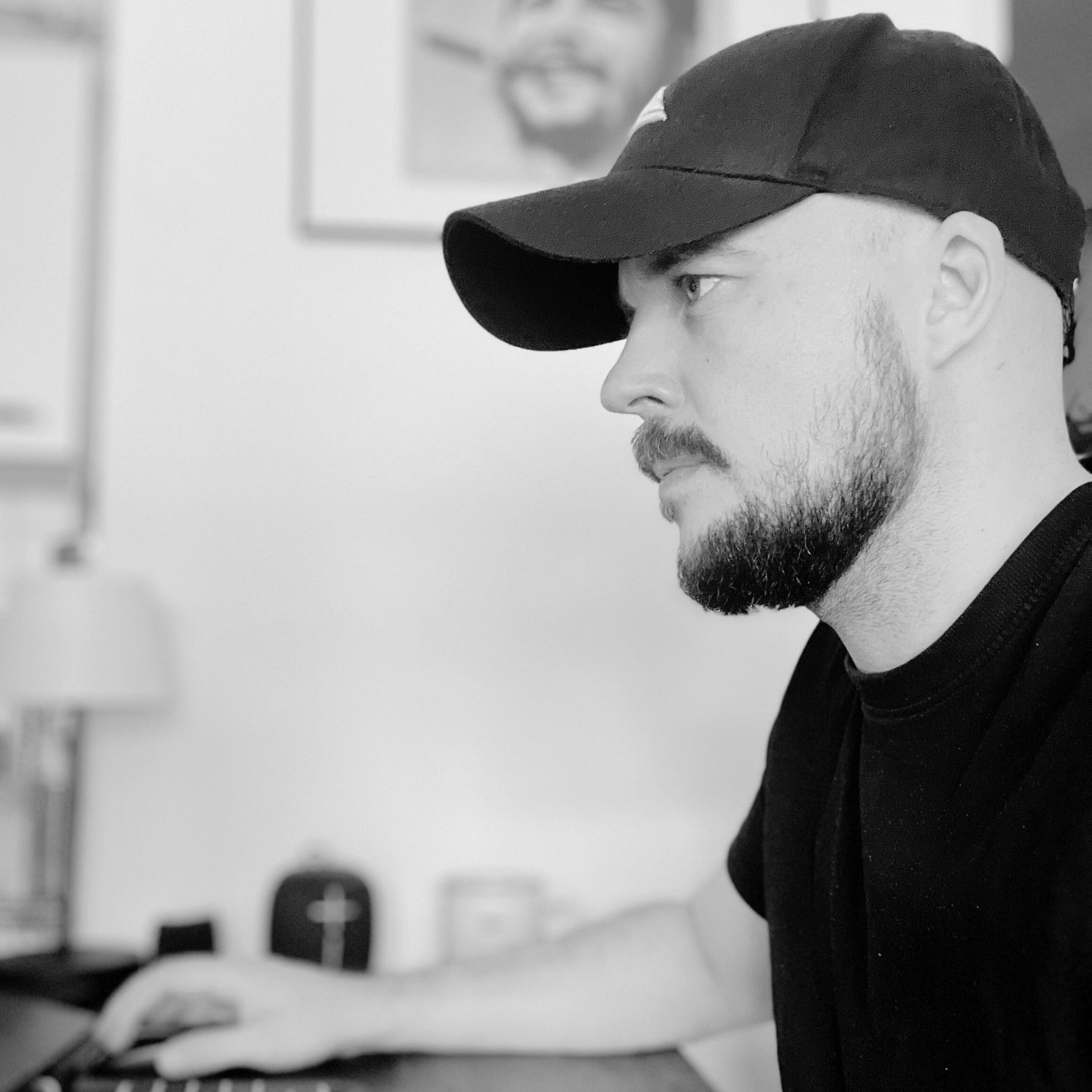 Webdesign Schwinghammer Bild Hi, ich bin Cornelius, Webdesigner aus Kempten im Allgäu. 